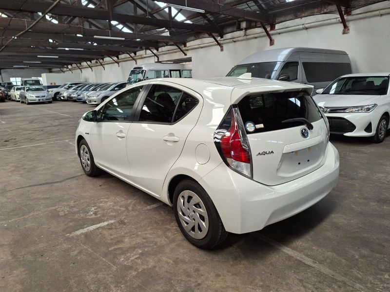  28731  TOYOTA AQUA  2016  