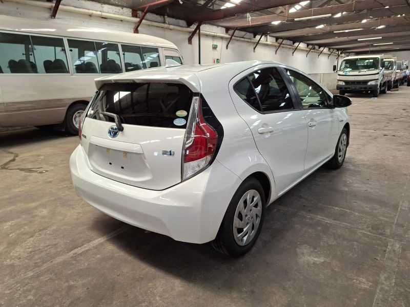  28731  TOYOTA AQUA  2016  