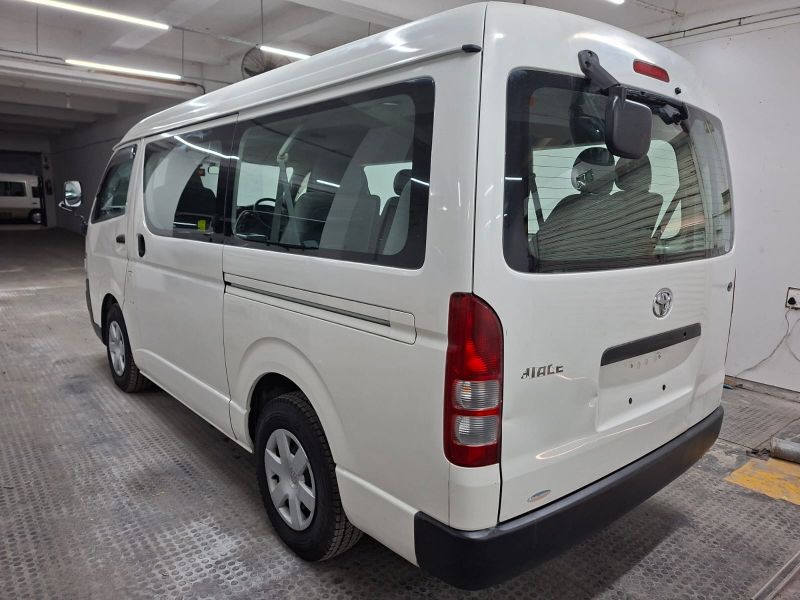  28766  TOYOTA HIACE  2006  