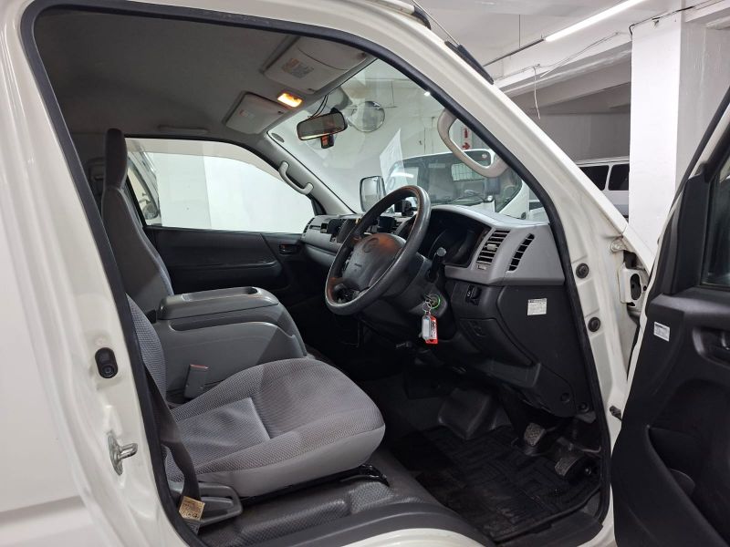  28766  TOYOTA HIACE  2006  