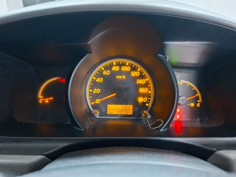  28766  TOYOTA HIACE  2006  