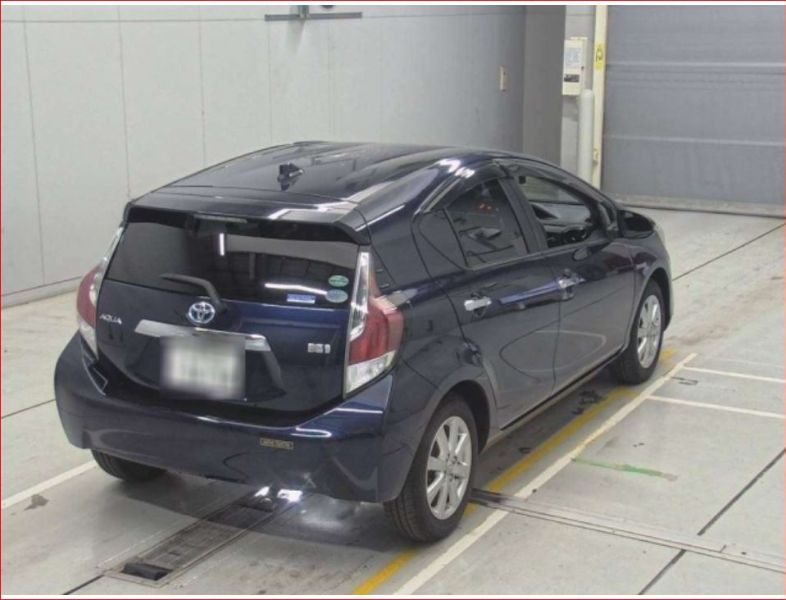  28769  TOYOTA AQUA  2016  