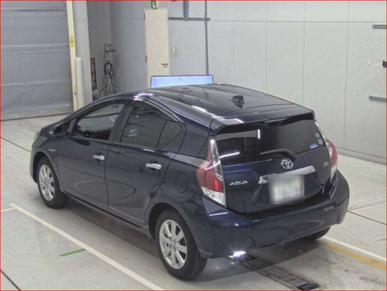  28769  TOYOTA AQUA  2016  