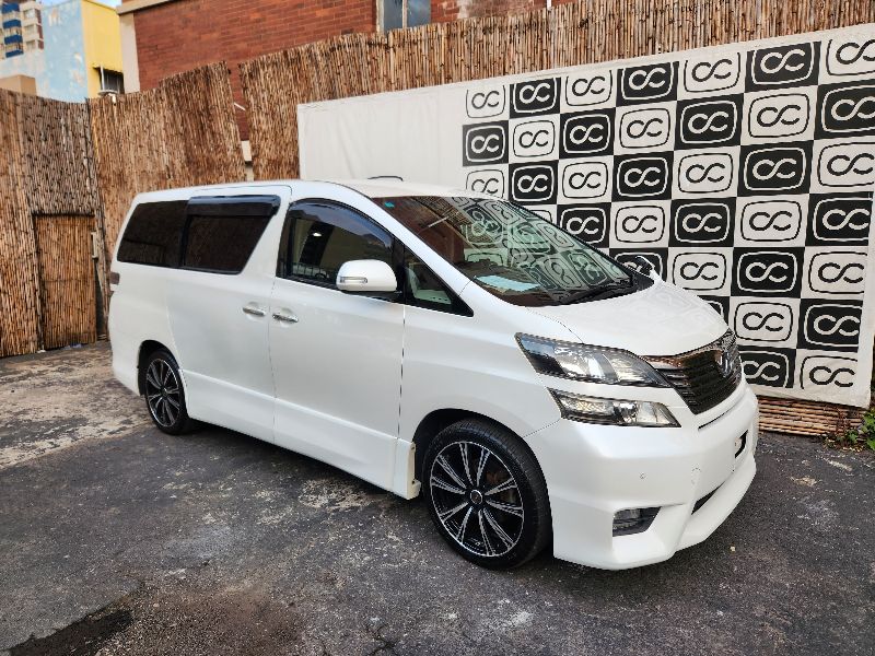  28795  TOYOTA Vellfire  2010  