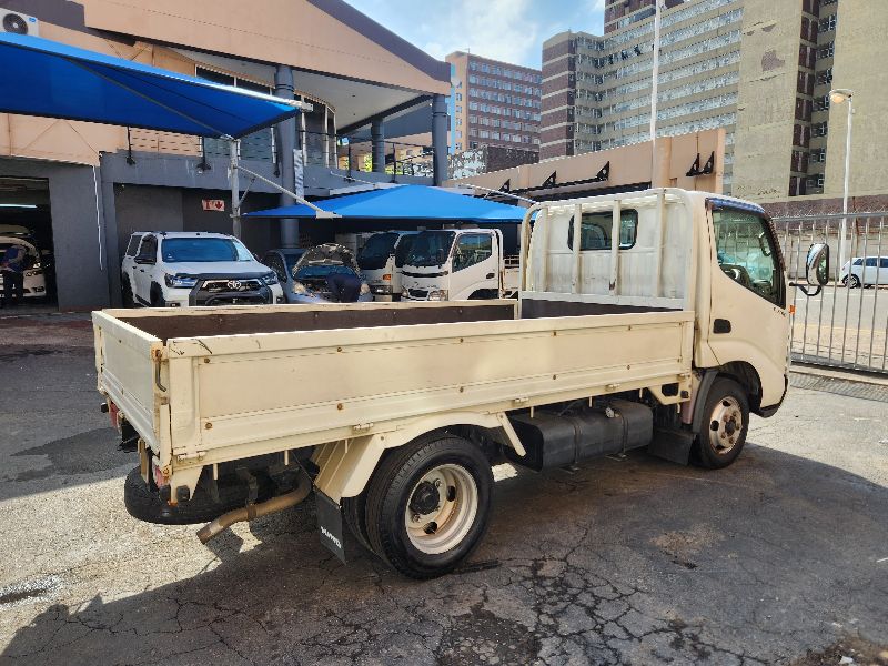  28798  HINO DUTRO  1999  