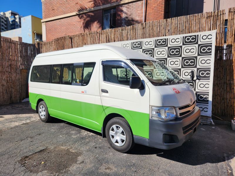  28800  TOYOTA HIACE  2013  