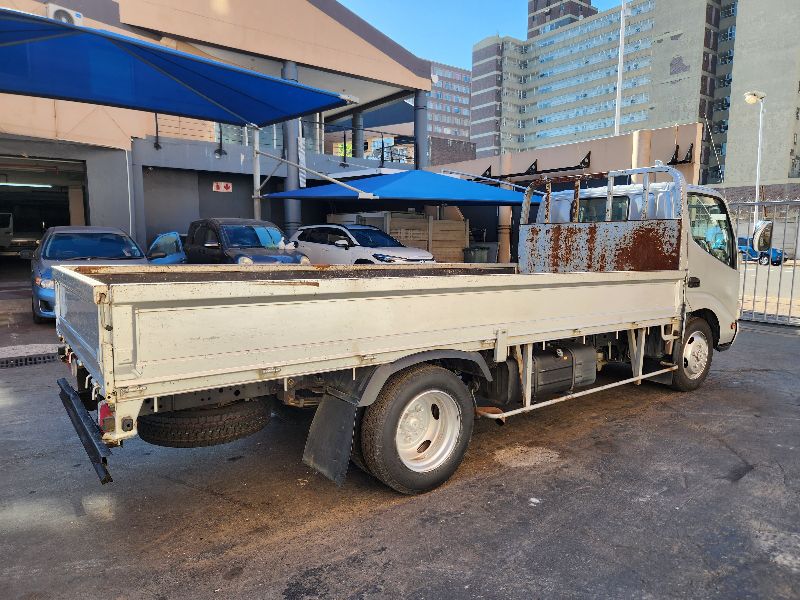  28804  TOYOTA DYNA  2009  