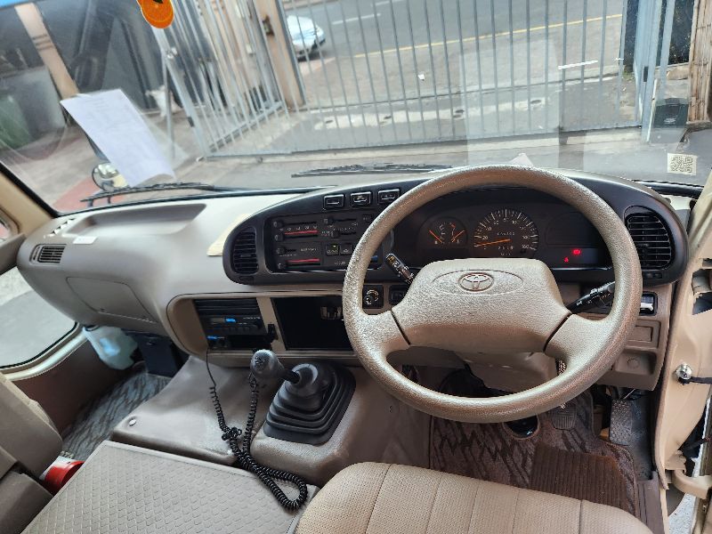  28807  TOYOTA COASTER  2001  