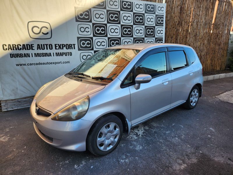  28810  HONDA FIT  2004  