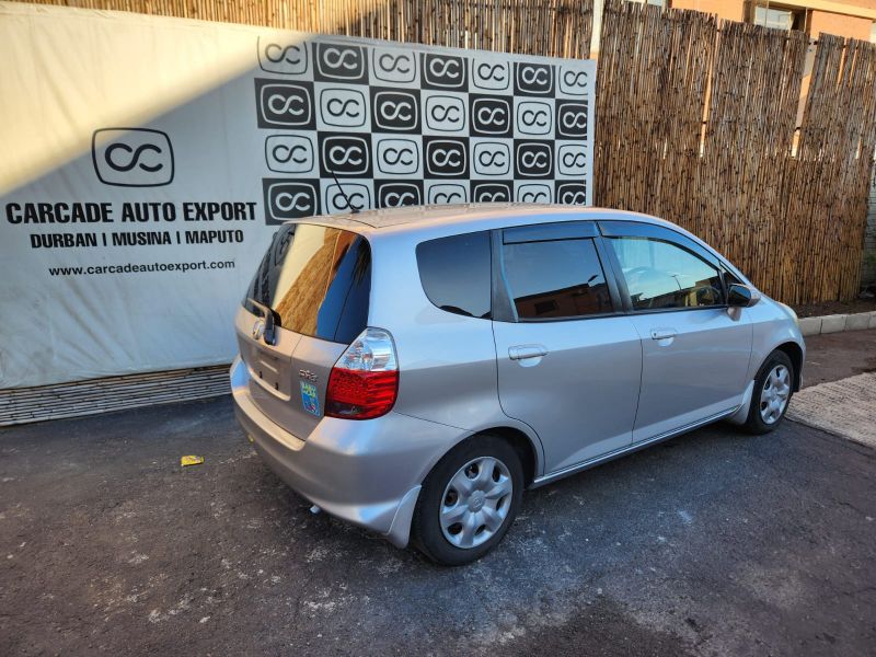  28810  HONDA FIT  2004  