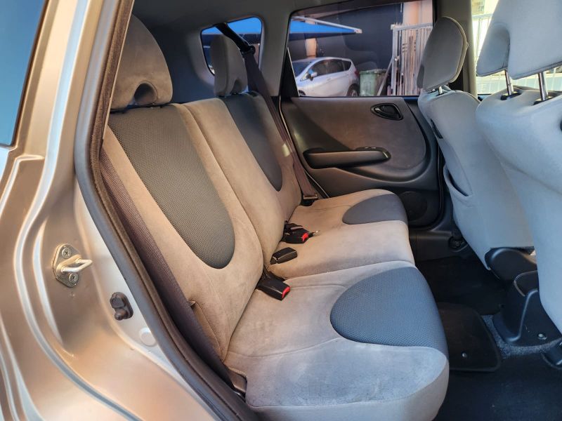  28810  HONDA FIT  2004  