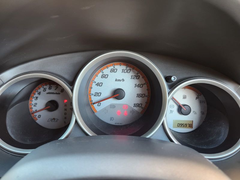  28810  HONDA FIT  2004  