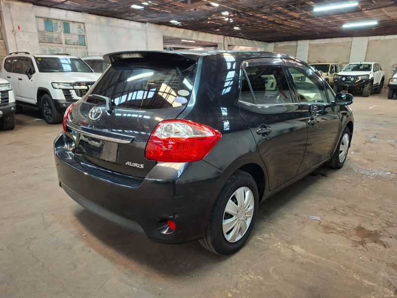  28812  TOYOTA AURIS  2010  