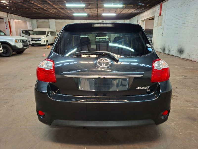  28812  TOYOTA AURIS  2010  