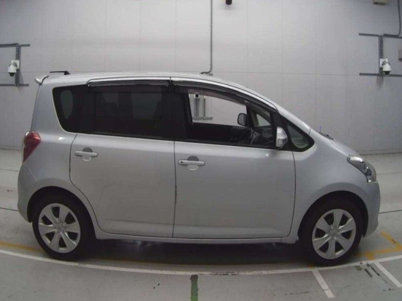 28820  TOYOTA RACTIS  2010