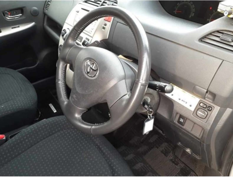 28820  TOYOTA RACTIS  2010