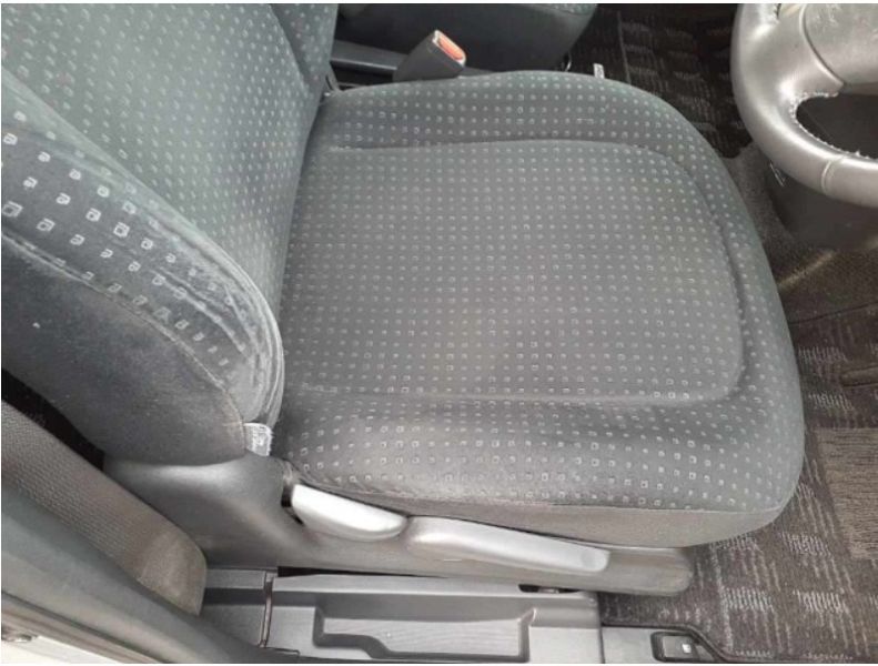 28820  TOYOTA RACTIS  2010