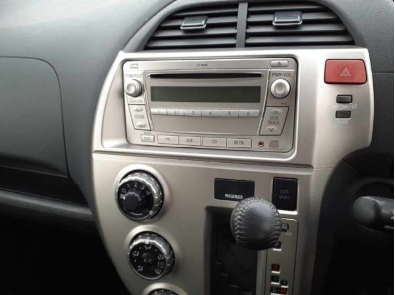 28820  TOYOTA RACTIS  2010