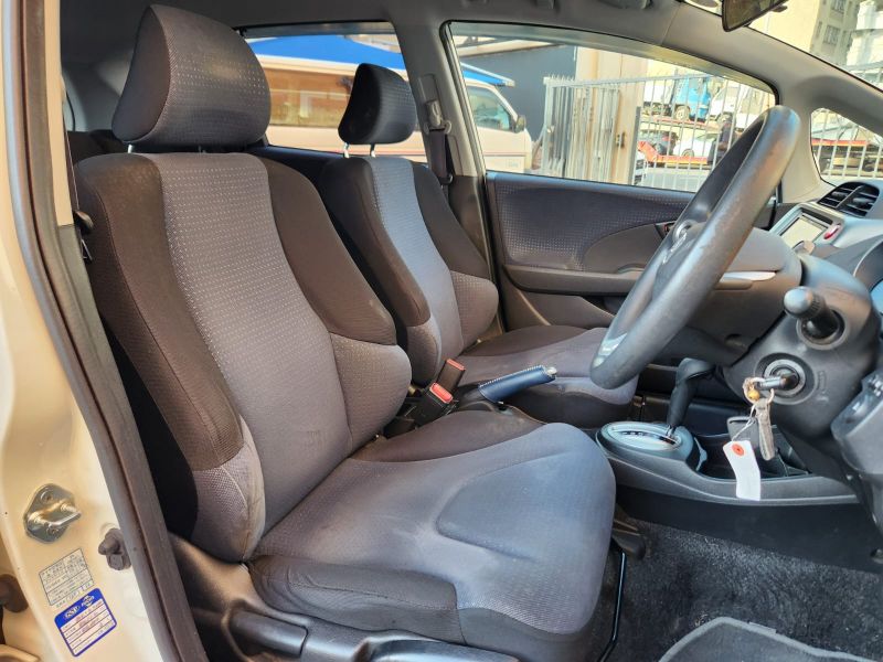  28841  HONDA FIT  2010  