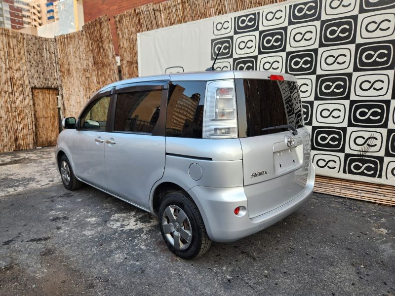  28850  TOYOTA SIENTA  2011  