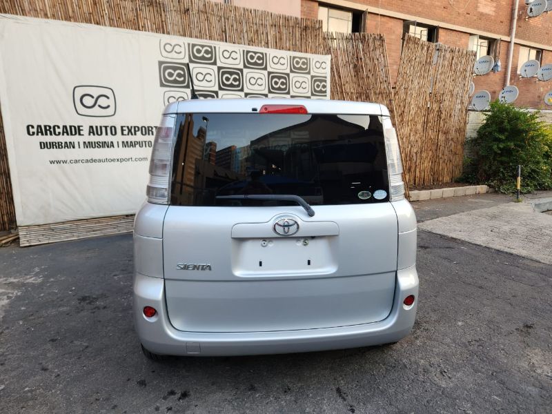  28850  TOYOTA SIENTA  2011  