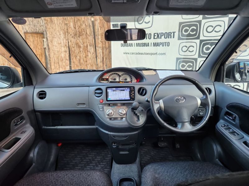  28850  TOYOTA SIENTA  2011  
