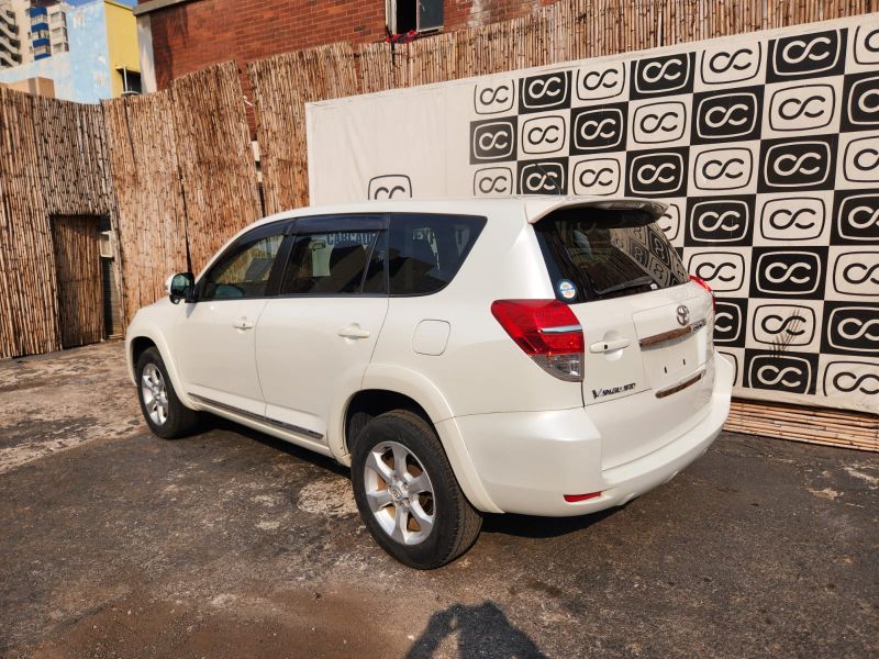  28877  TOYOTA VANGUARD  2010  