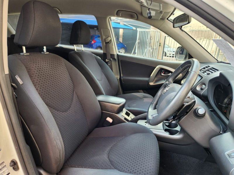  28877  TOYOTA VANGUARD  2010  