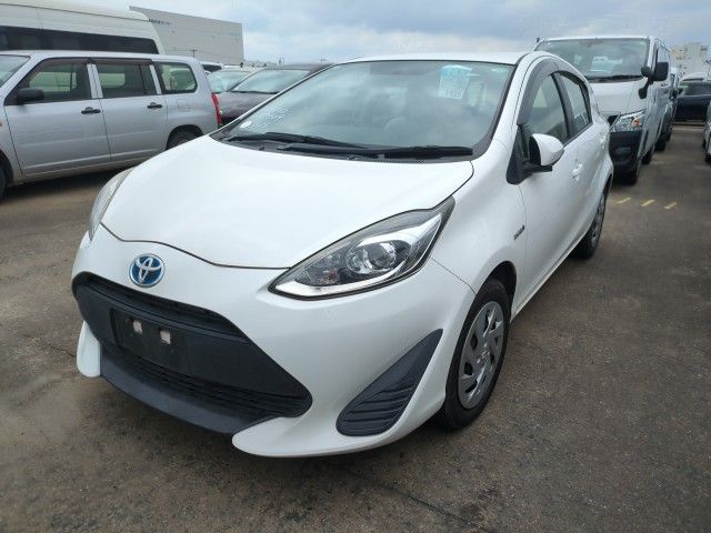  28915  TOYOTA AQUA  2017  