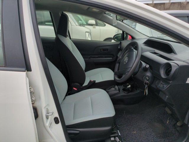  28915  TOYOTA AQUA  2017  