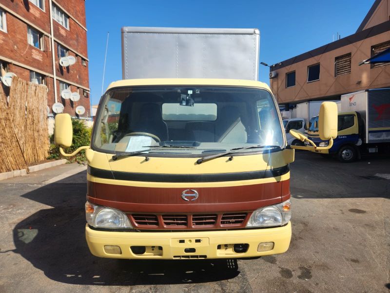 28921 HINO DUTRO 2003