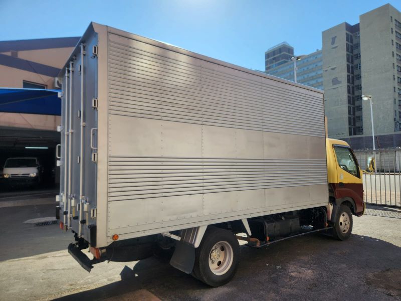  28921  HINO DUTRO  2003  