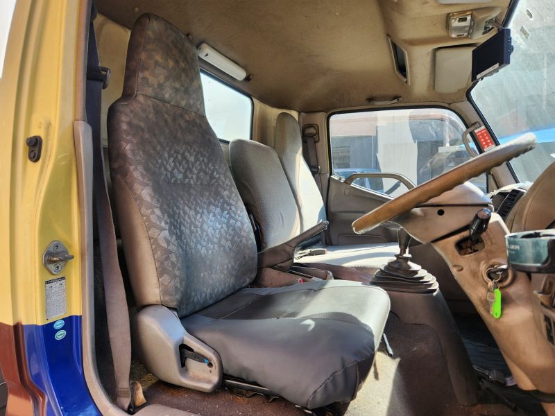  28921  HINO DUTRO  2003  
