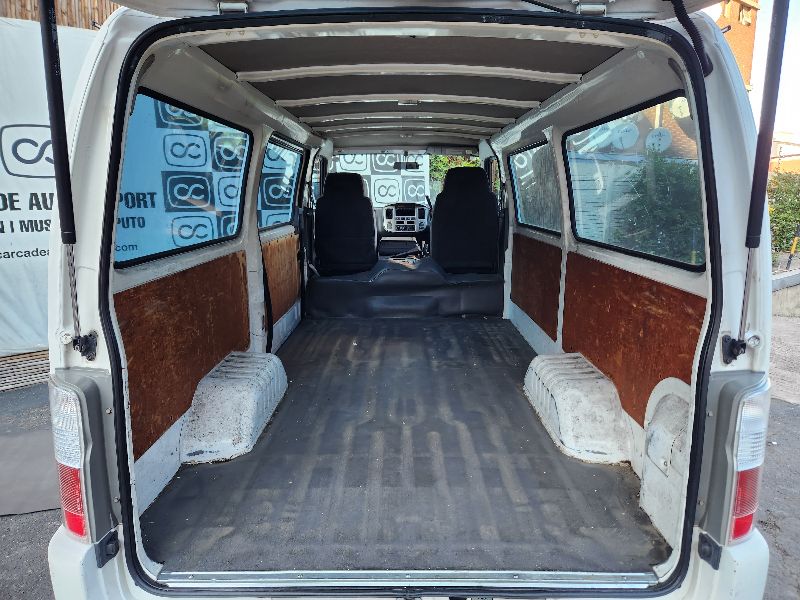  28925  NISSAN CARAVAN  2010  