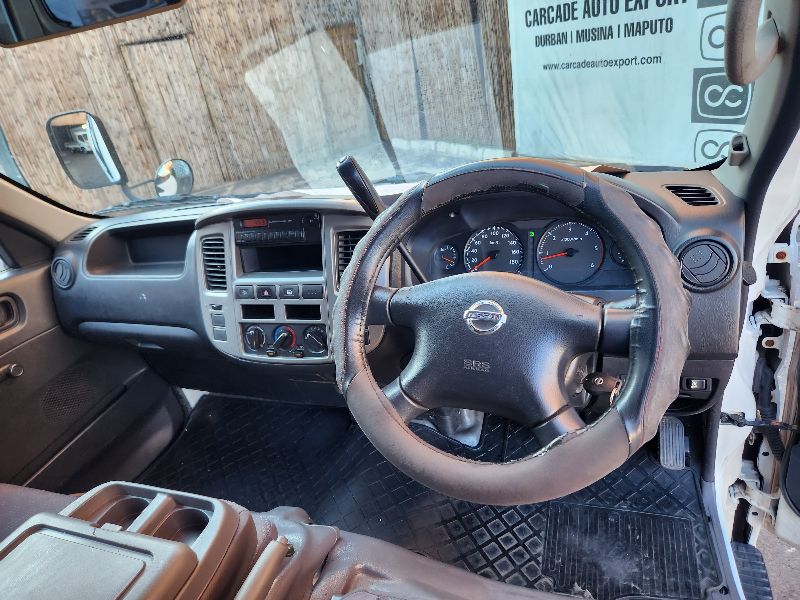  28925  NISSAN CARAVAN  2010  