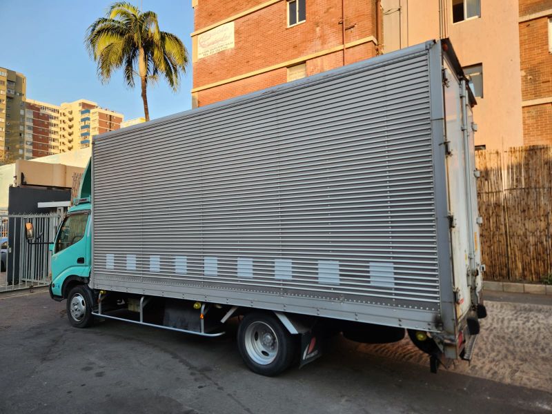  28938  HINO DUTRO  2008  