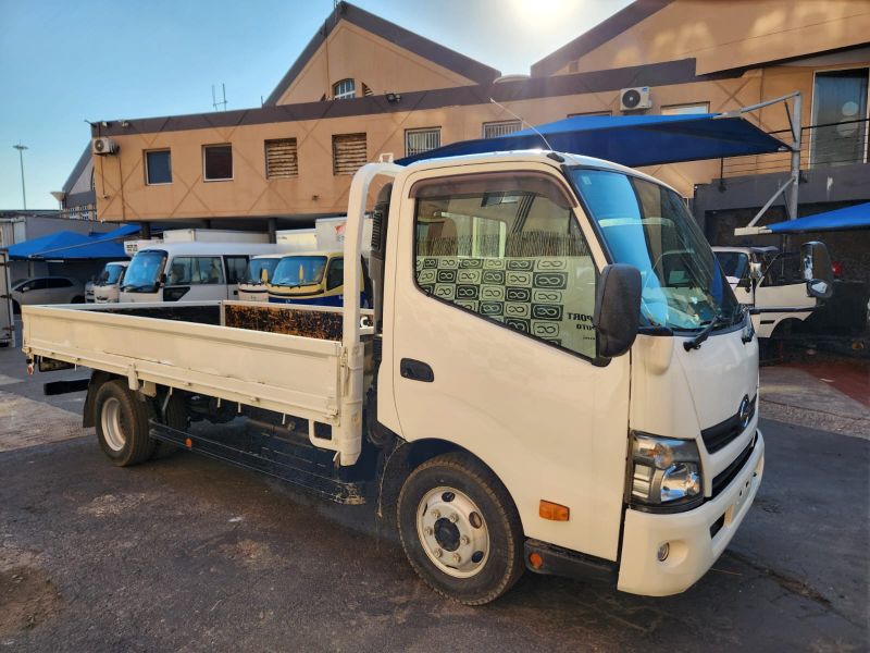 28939  HINO DUTRO  2015