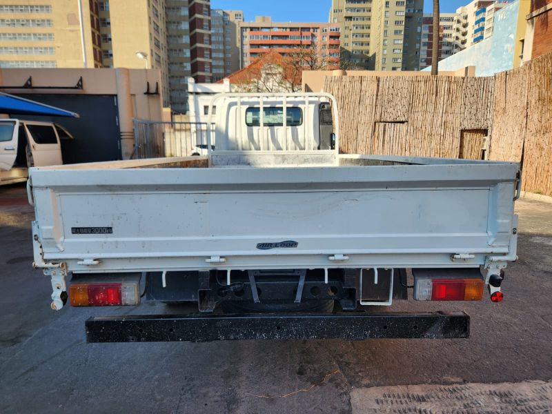 28939  HINO DUTRO  2015