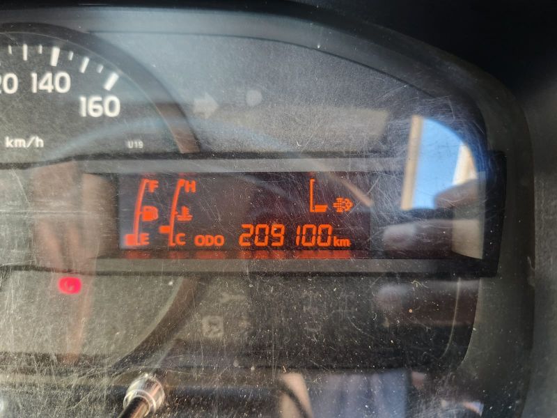 28939  HINO DUTRO  2015