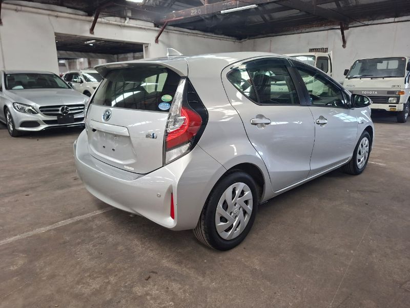 28940 TOYOTA AQUA 2018