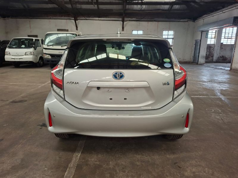 28940 TOYOTA AQUA 2018