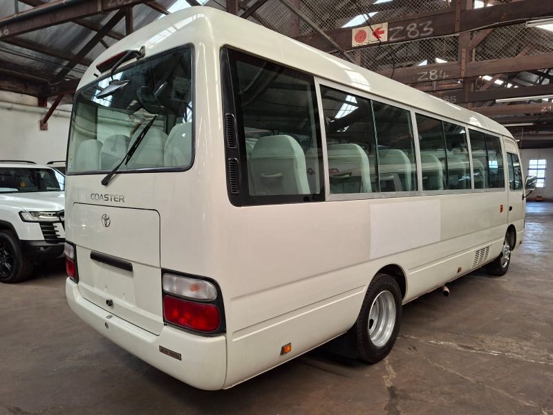  28942  TOYOTA COASTER  2016  