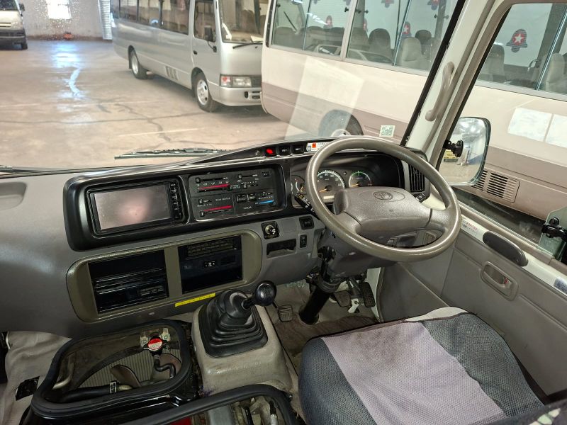  28942  TOYOTA COASTER  2016  