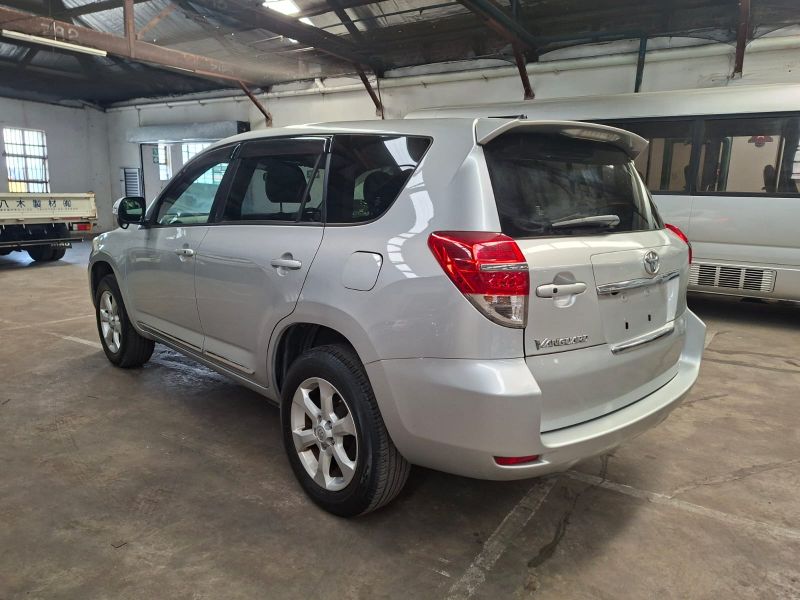 28944  TOYOTA VANGUARD  2010