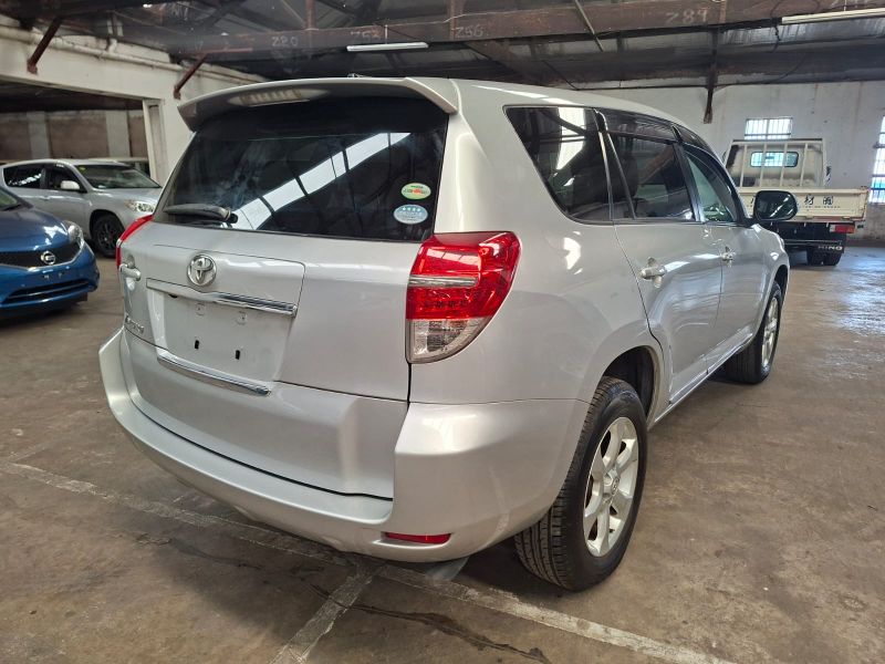 28944  TOYOTA VANGUARD  2010