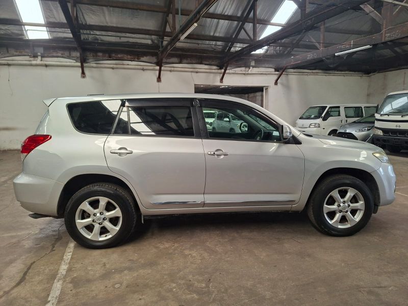 28944  TOYOTA VANGUARD  2010