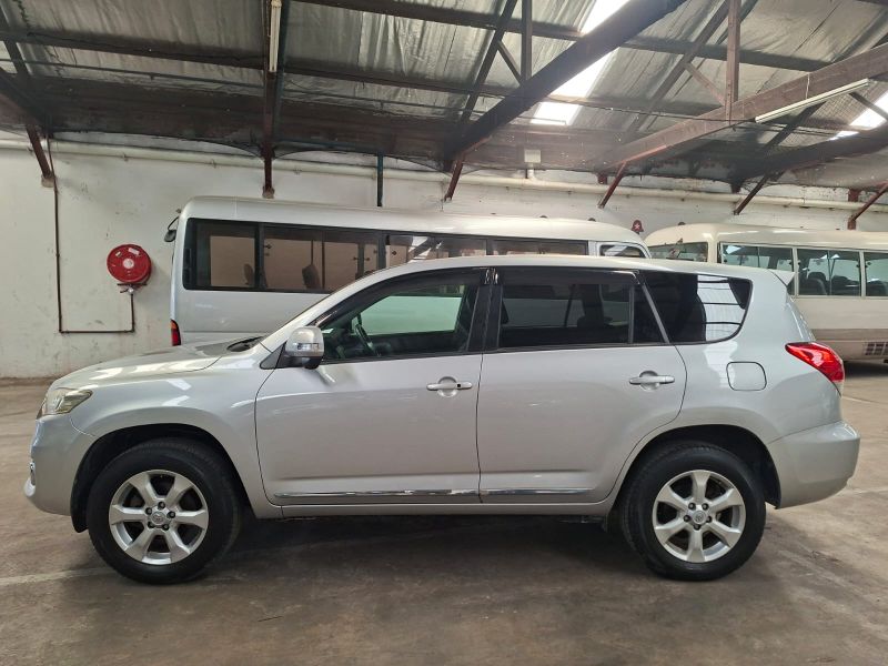 28944  TOYOTA VANGUARD  2010