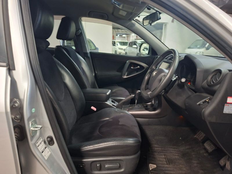 28944  TOYOTA VANGUARD  2010