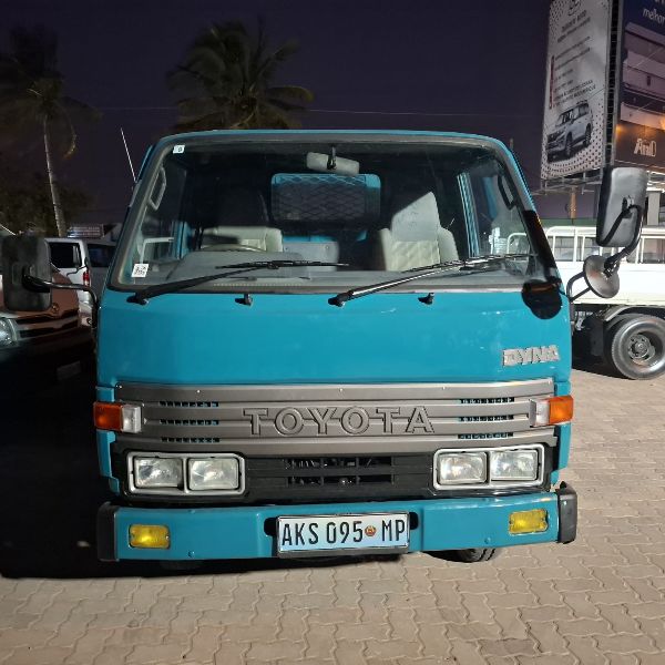  28949  TOYOTA DYNA  1993 