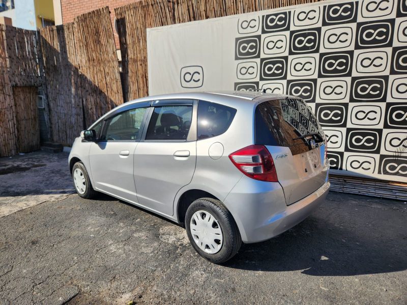  28951  HONDA FIT  2010  